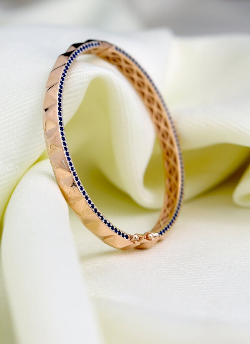 Elegant Pearl Charm Bangle