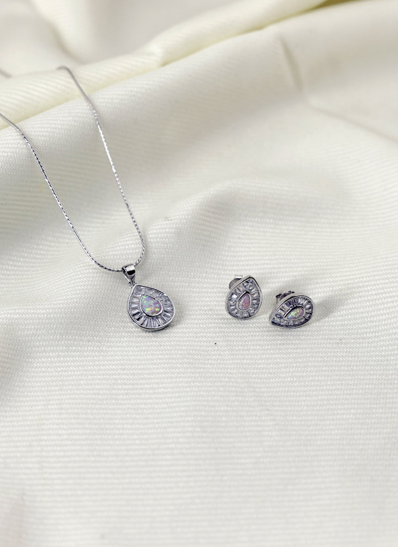 Luna Curve Pearl Necklace Set