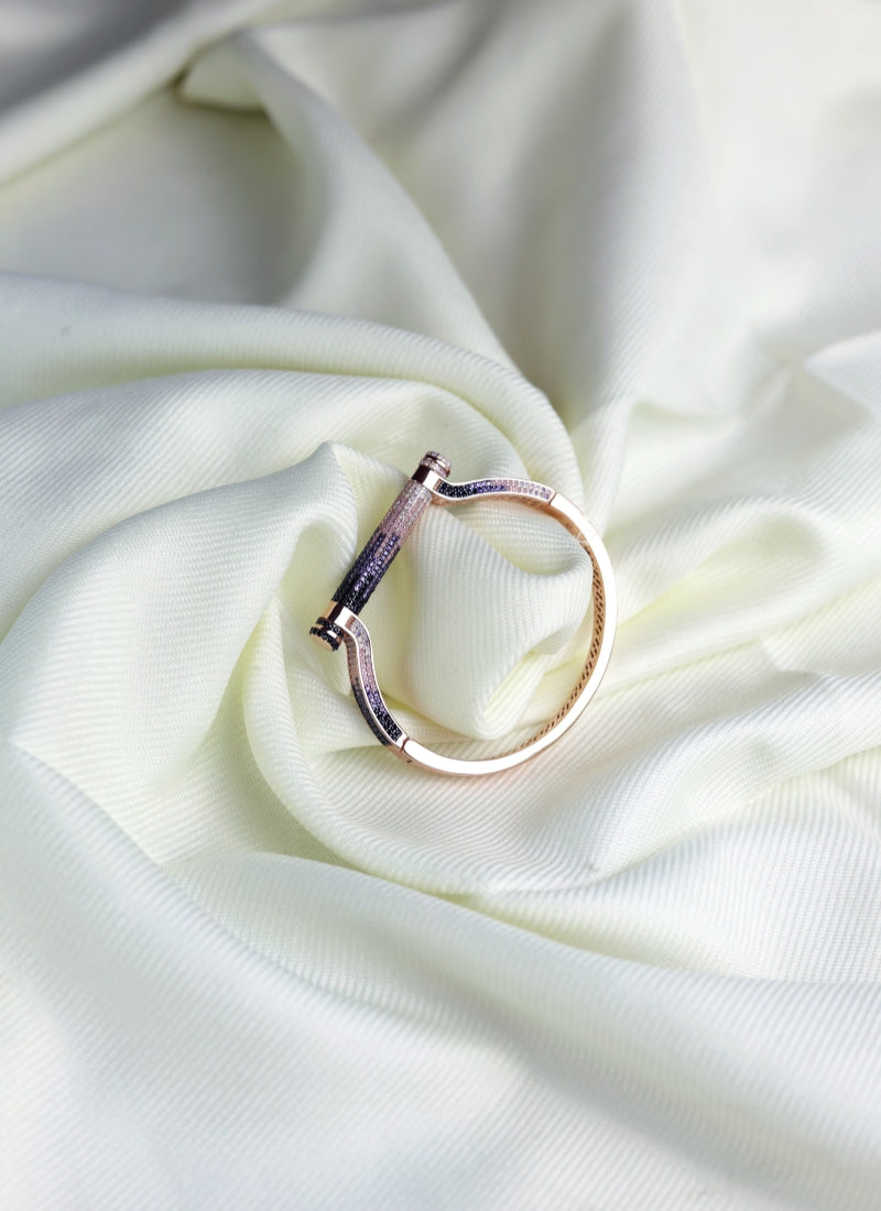 Elegant Pearl Charm Bangle